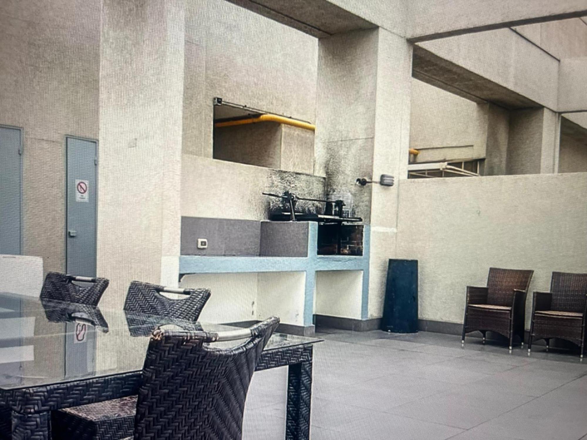 Cerca Movistar Arena Y A Pasos Del Metro Universidad De Chile Con Estacionamiento 圣地亚哥 外观 照片